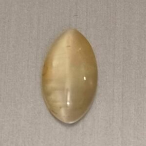 Certified Cats Eye Lahsuniya Stone (लहसुनिया स्टोन) , Weight- 6.38 Ratti